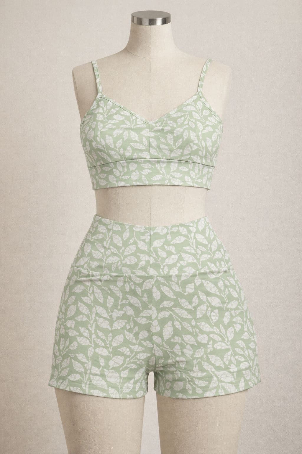 طقم حريمى قطعتين كمر عريض